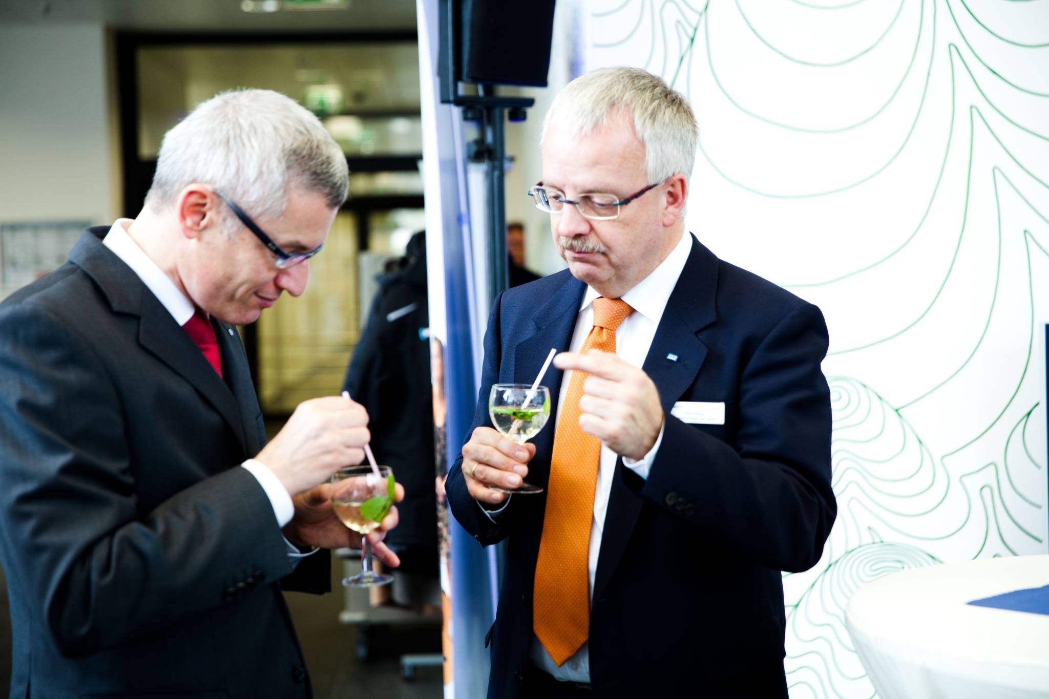 Geschäftsleute beim Drink